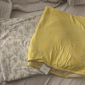 Lou Lou and Company Swaddles yellow smiley and cactus NEW out of box